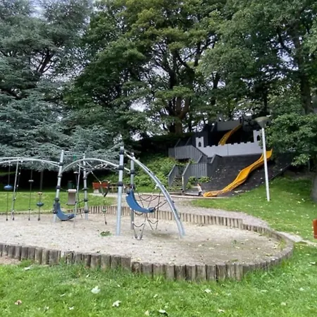 4 Bedroom Newly Renovated Lejlighed