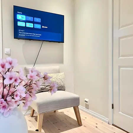 4 Bedroom Newly Renovated דירה *