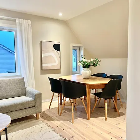 דירה 4 Bedroom Newly Renovated