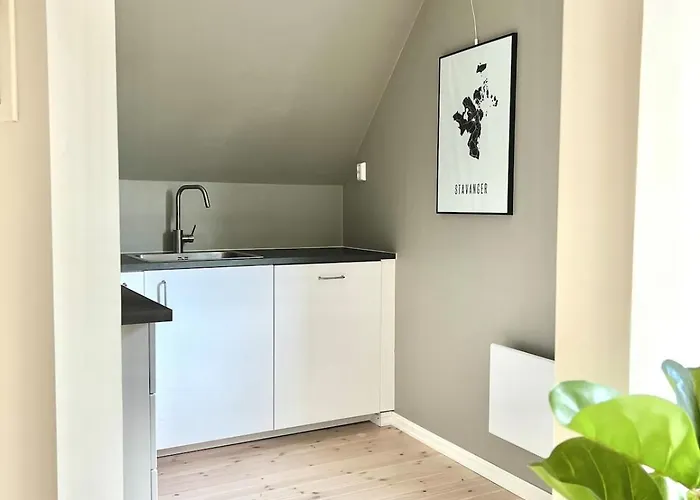 4 Bedroom Newly Renovated