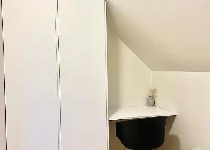 4 Bedroom Newly Renovated Appartement *